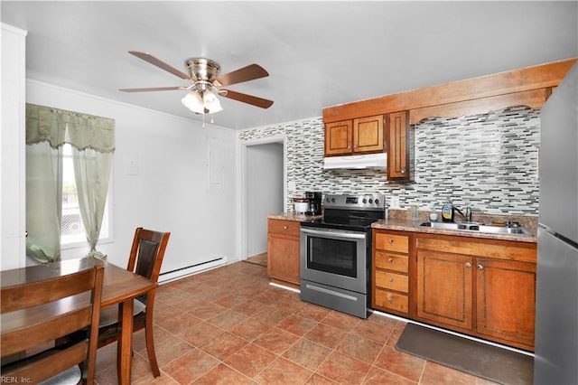 1204 Blythewood Ln, Suffolk, VA 23434 - kitchen featuring stainless steel appliances, baseboard heating, a sink, under cabinet range hood, and a ceiling fan