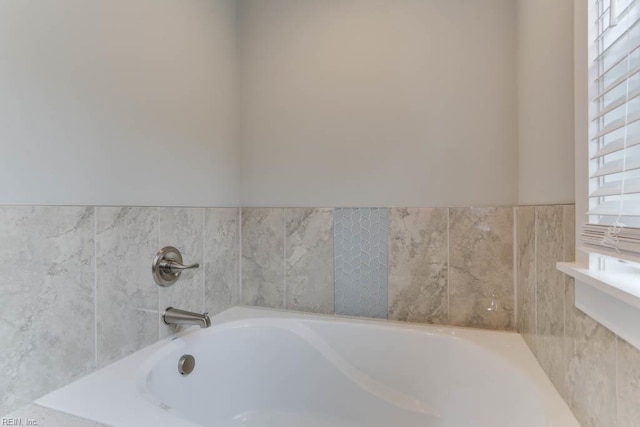 7412 Glenroie Ave, Norfolk, VA 23505 - full bathroom featuring a bath