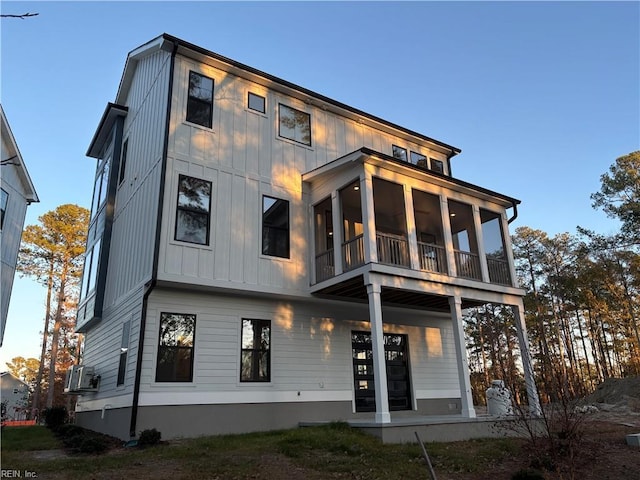 1912 Mccoy Rd, Chesapeake, VA 23323 - back of property with board and batten siding