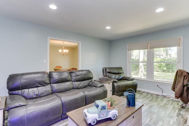 20 Hatteras Lndg, Hampton, VA 23669 - living area featuring a chandelier, light wood-style flooring, recessed lighting, and baseboards
