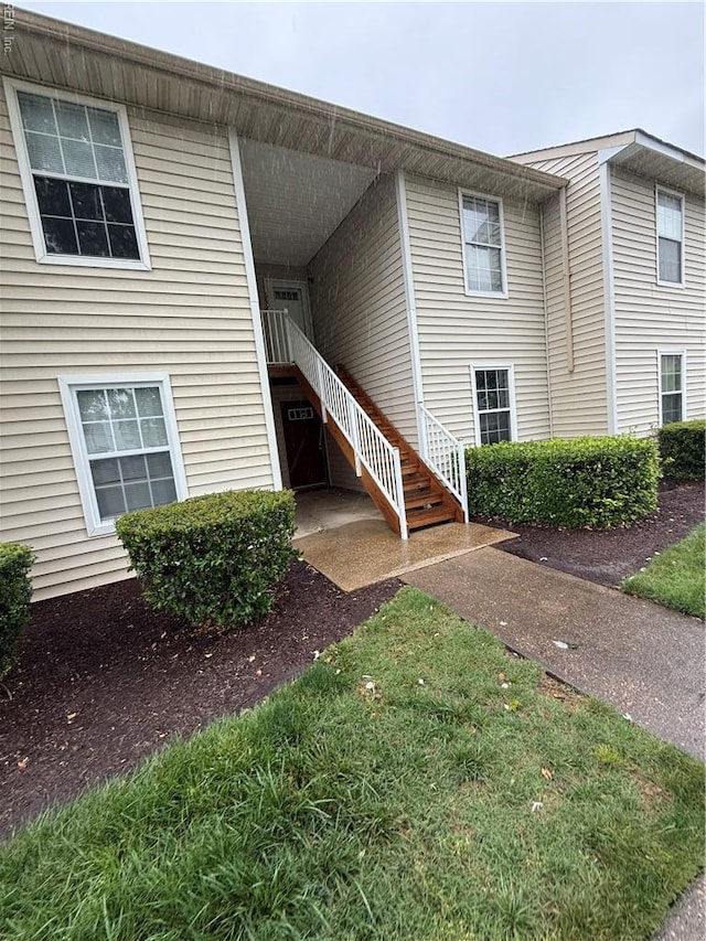 5608 Summit Arch, Virginia Beach, VA 23462 - view of side of property with stairway