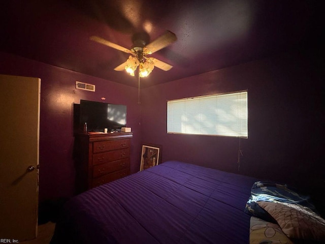 3904 Starboard Rd, Chesapeake, VA 23321 - bedroom with ceiling fan