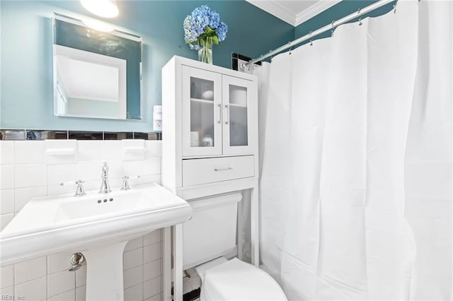 1808 Ashley Dr, Virginia Beach, VA 23454 - full bathroom featuring tile walls, toilet, ornamental molding, and a shower with curtain