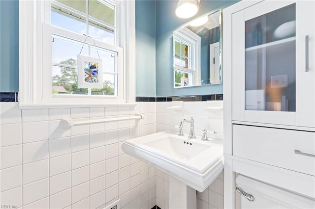 1808 Ashley Dr, Virginia Beach, VA 23454 - bathroom featuring a sink