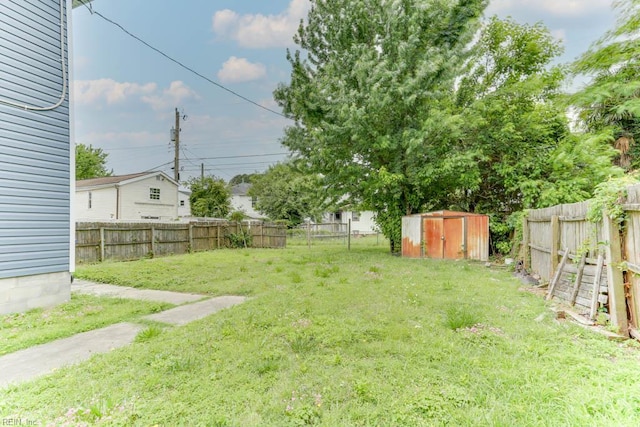 65 Maple Ave, Newport News, VA 23607 - view of yard