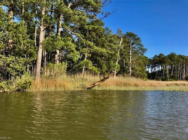 81 Finns Point Ln, Hampton, VA 23669