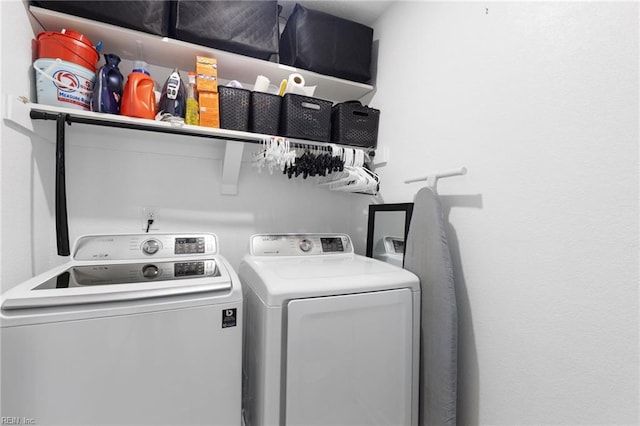 5516 Sadie Ln, Virginia Beach, VA 23462 - laundry area with washer and clothes dryer