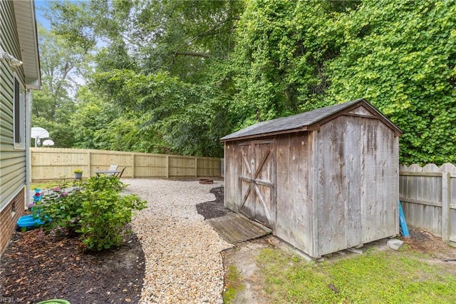 112 Hopemont Ln, Suffolk, VA 23434 - view of shed with a fenced backyard