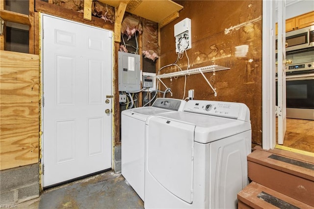 2 Sheralyn Pl, Hampton, VA 23666 - laundry room with washing machine and clothes dryer and electric panel