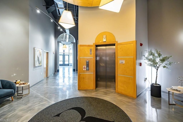 415 Saint Pauls Blvd Unit 309, Norfolk, VA 23510 - common area featuring a towering ceiling