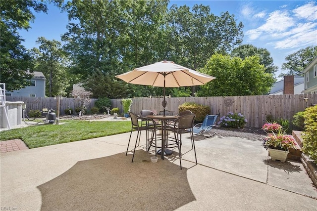 1 Hatteras Lndg, Hampton, VA 23669 - view of patio with outdoor dining space