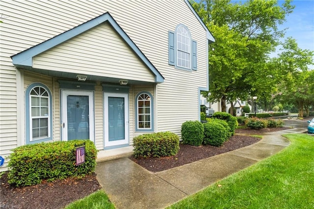 5352 Bardith Cir, Virginia Beach, VA 23455 - view of front facade