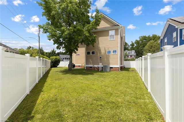 1025 Sullivan Ln, Chesapeake, VA 23322 - rear view of property featuring crawl space