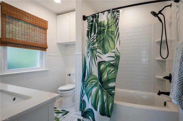4252 Country Club Cir, Virginia Beach, VA 23455 - full bathroom with vanity, toilet, shower / bath combination with curtain, and wainscoting