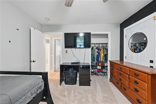 1840 Old Ridge Rd, Virginia Beach, VA 23464 - bedroom featuring a closet, light carpet, and a walk in closet
