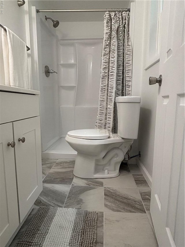 432 Maryle Ct, Newport News, VA 23602 - bathroom with toilet, vanity, curtained shower, and baseboards