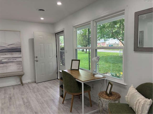 432 Maryle Ct, Newport News, VA 23602 - dining room featuring plenty of natural light, light wood finished floors, and recessed lighting