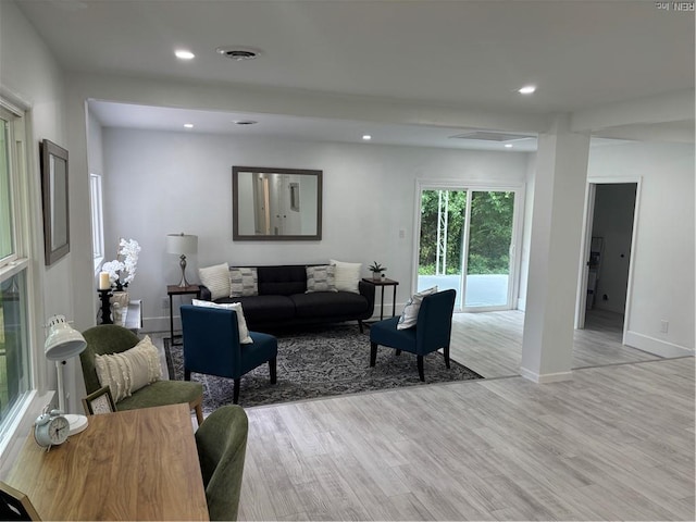 432 Maryle Ct, Newport News, VA 23602 - living room featuring light wood-style flooring, baseboards, and recessed lighting