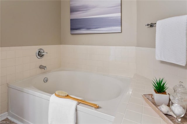 711 Windbrook Cir, Newport News, VA 23606 - full bath featuring a bath