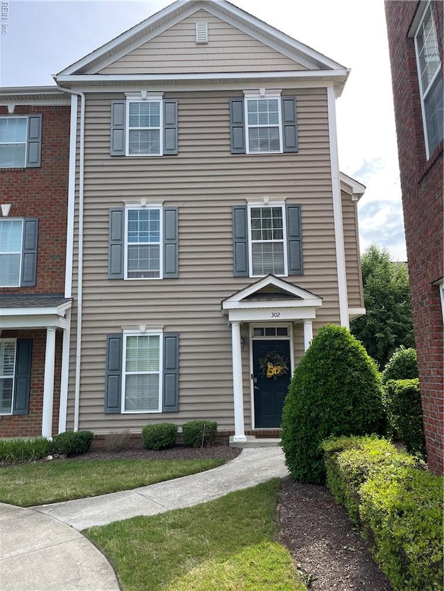 302 Aqua Ct, Hampton, VA 23666