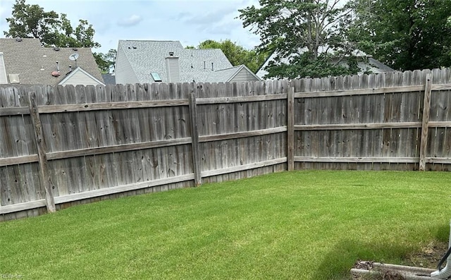 2304 Londale Ct, Virginia Beach, VA 23456 - view of yard