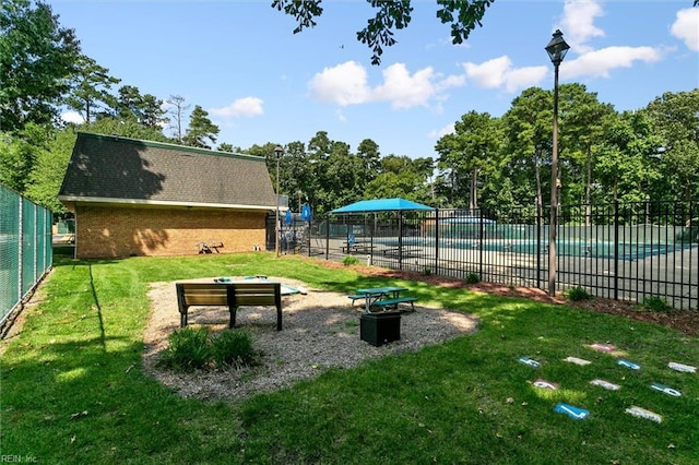947 Willow Pt, Newport News, VA 23602 - surrounding community with view of scattered trees and a pool