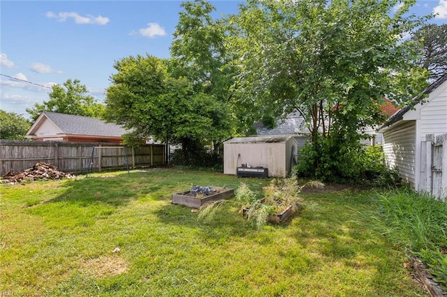 702 Blair Ave, Hampton, VA 23661 - view of yard with a vegetable garden