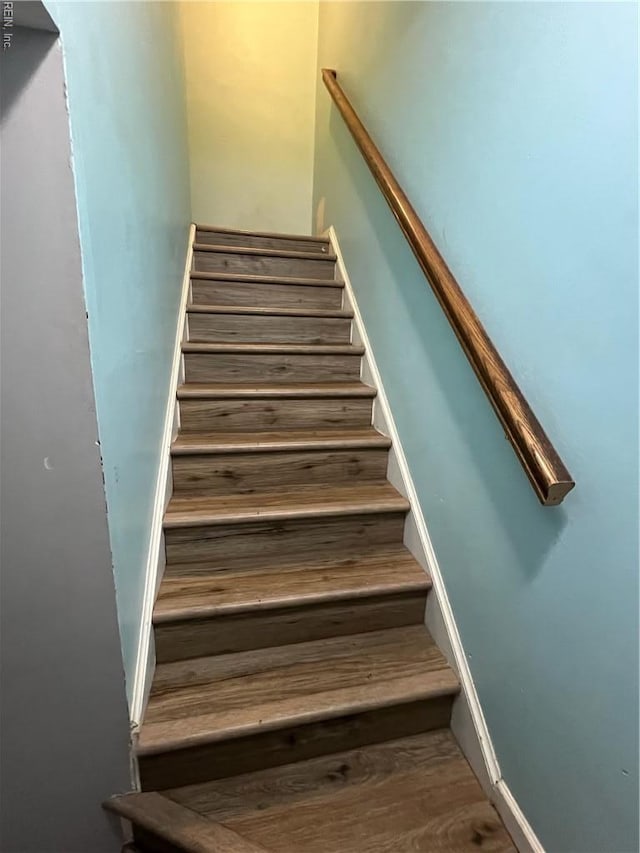327 Nassau Pl, Hampton, VA 23666 - stairs with wood finished floors