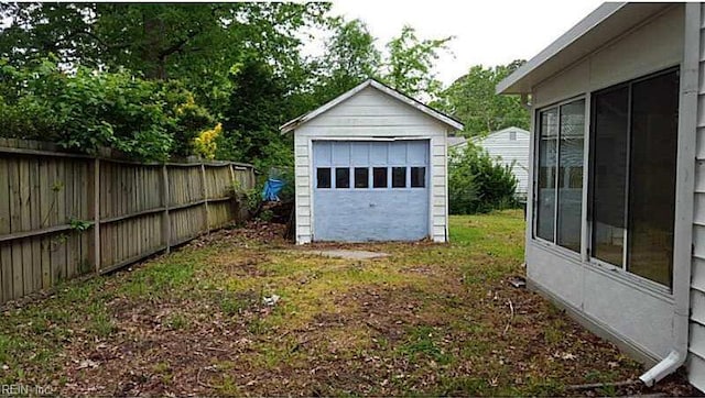 327 Nassau Pl, Hampton, VA 23666 - view of yard featuring an outbuilding