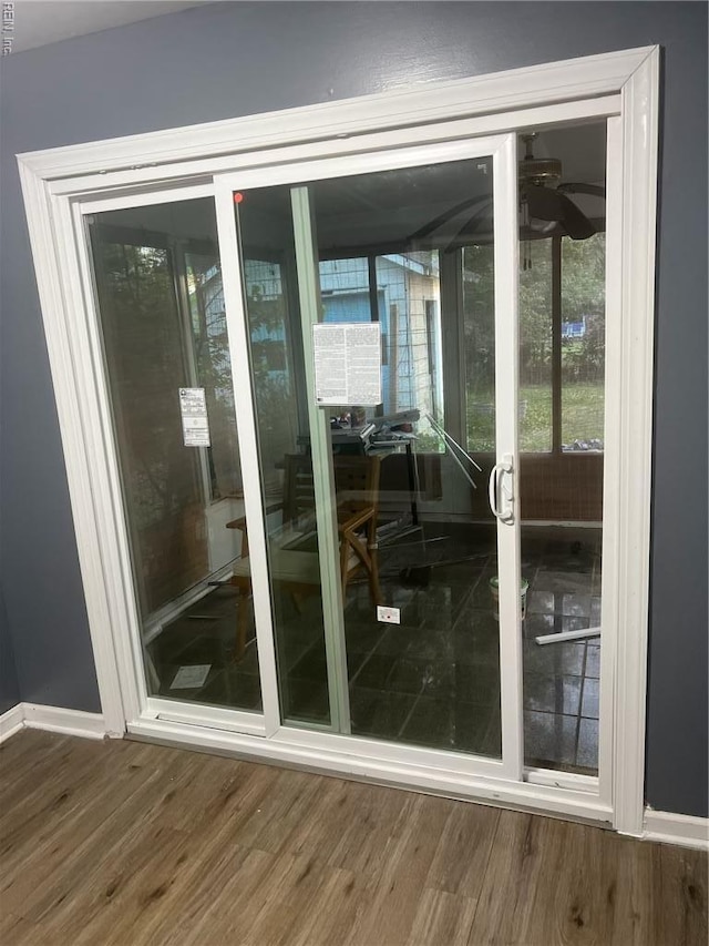 327 Nassau Pl, Hampton, VA 23666 - view of entrance to property