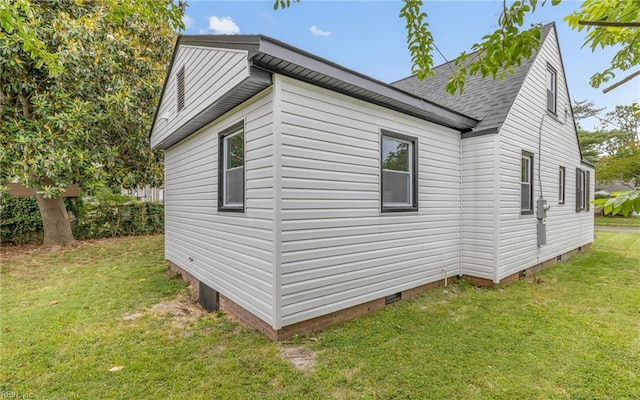 3506 Somme Ave, Norfolk, VA 23509 - view of side of property featuring crawl space, a yard, and a shingled roof