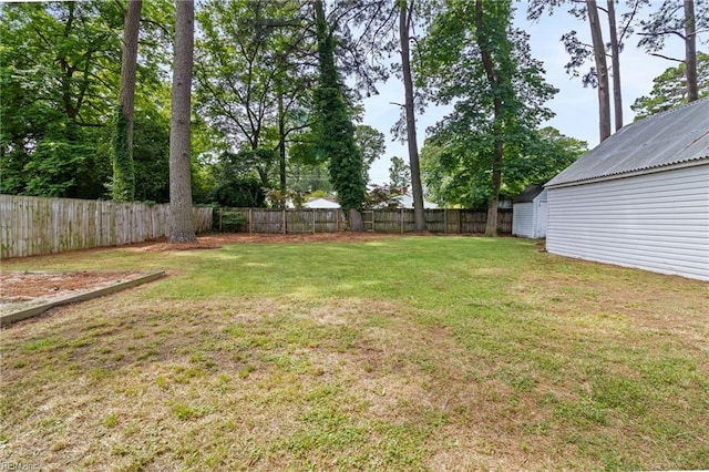6615 Cabot Ave, Norfolk, VA 23502 - view of yard with an outdoor structure