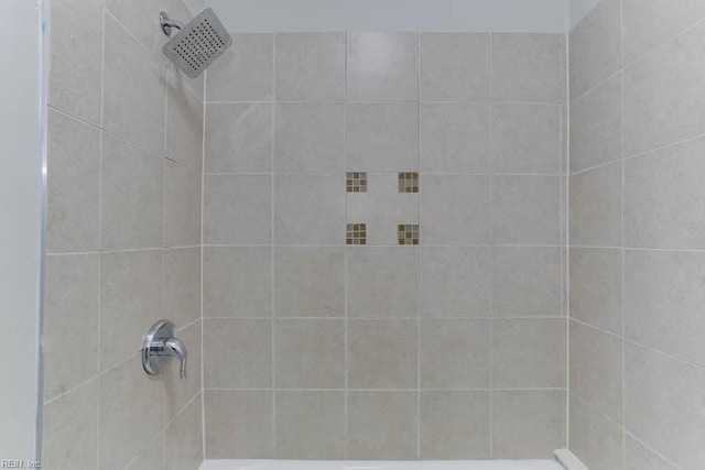 814 E 26th St, Norfolk, VA 23504 - full bathroom with a tile shower