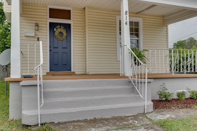 814 E 26th St, Norfolk, VA 23504 - view of exterior entry featuring covered porch