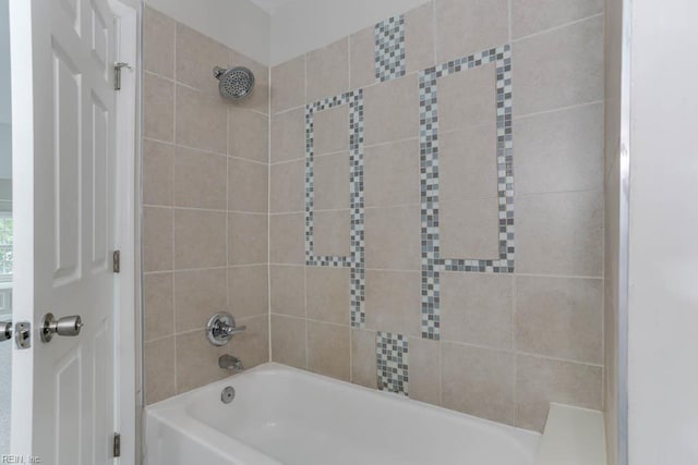 814 E 26th St, Norfolk, VA 23504 - bathroom featuring bathing tub / shower combination