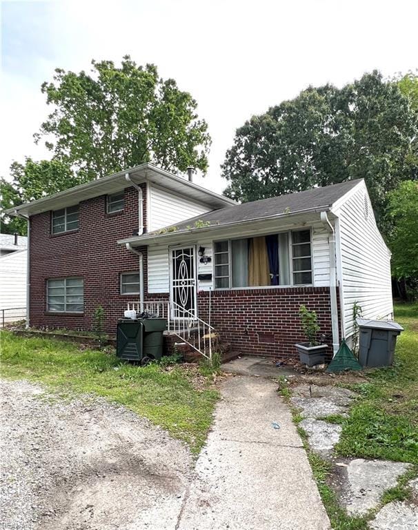 418 Fox Hill Rd, Hampton, VA 23669 - split level home with brick siding