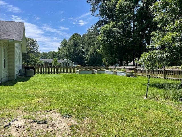 21139 Reynolds Dr, Carrollton, VA 23314 - view of yard