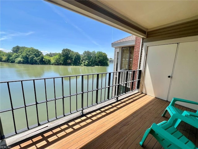 30 Brough Ln # 301, Hampton, VA 23669 - deck with a water view