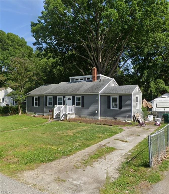 702 Highland Ct, Newport News, VA 23605 - view of front of house featuring roof with shingles