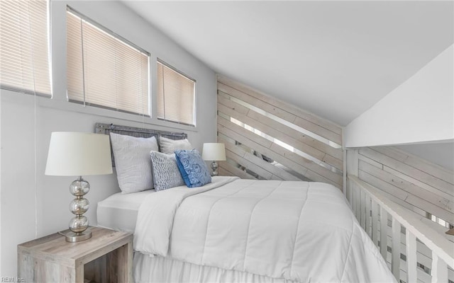 4004 Atlantic Ave Unit Cs9, Virginia Beach, VA 23451 - bedroom with vaulted ceiling