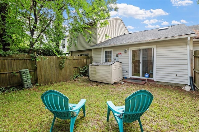 3912 Pollypine Dr, Virginia Beach, VA 23452 - back of property with roof with shingles