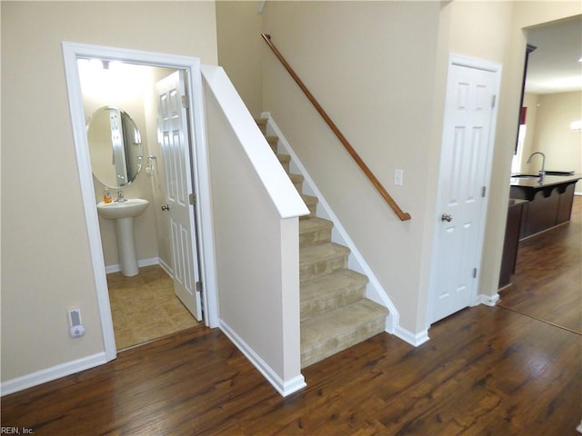 521 Simpson Ln, Chesapeake, VA 23323 - stairway featuring wood finished floors and baseboards