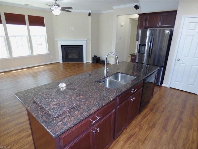 521 Simpson Ln, Chesapeake, VA 23323 - kitchen with stainless steel refrigerator with ice dispenser, a sink, dishwasher, a ceiling fan, and dark wood-type flooring