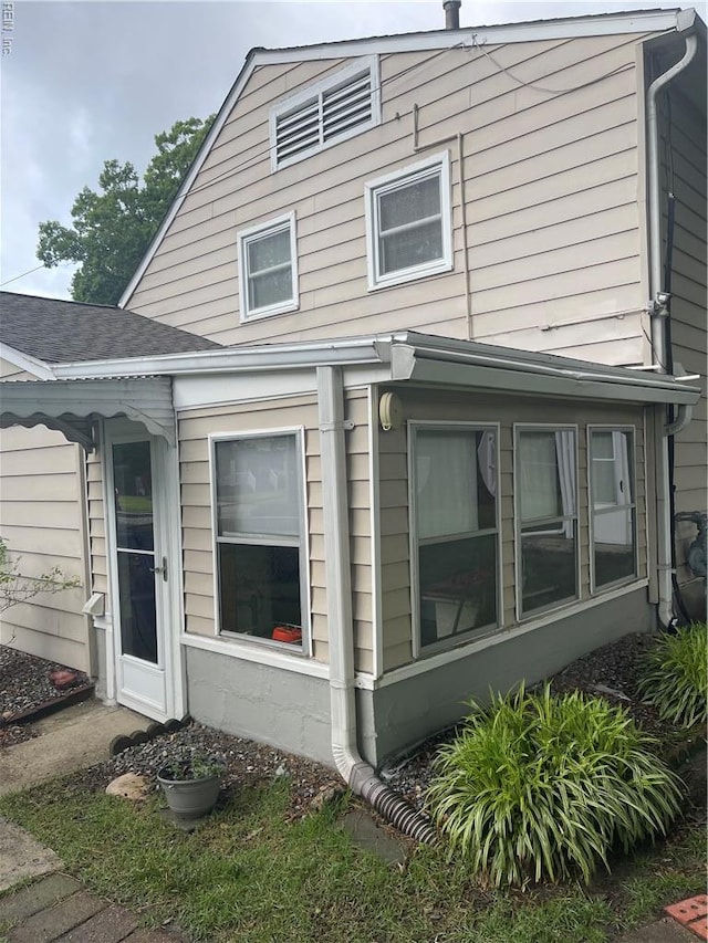 5972 Lockamy Ln, Norfolk, VA 23502 - view of home's exterior with roof with shingles