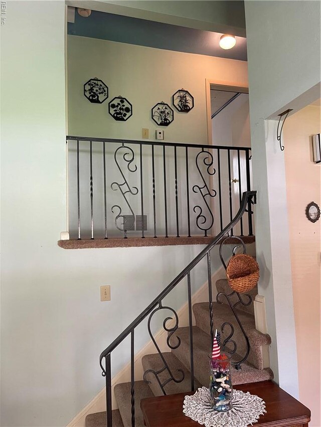 5972 Lockamy Ln, Norfolk, VA 23502 - view of staircase