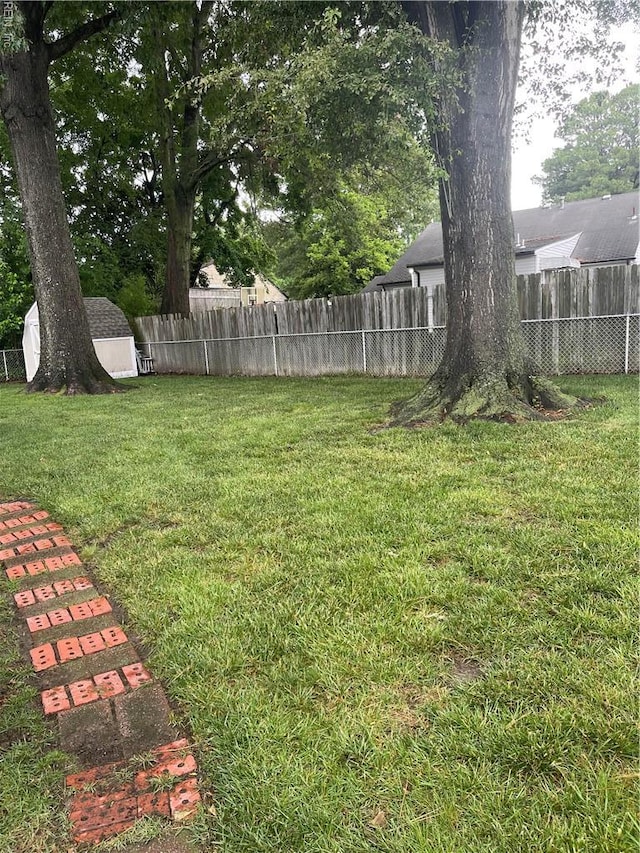 5972 Lockamy Ln, Norfolk, VA 23502 - view of yard