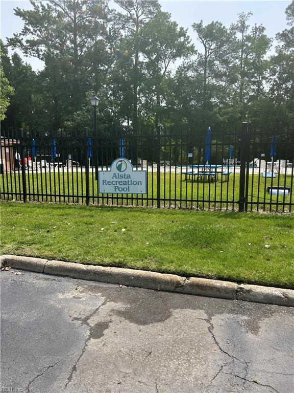 2922 Lyme Regis Quay Quay, Virginia Beach, VA 23452 - view of yard