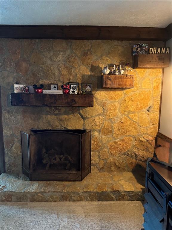 412 Joseph Topping Dr, Poquoson, VA 23662 - detailed view of carpet