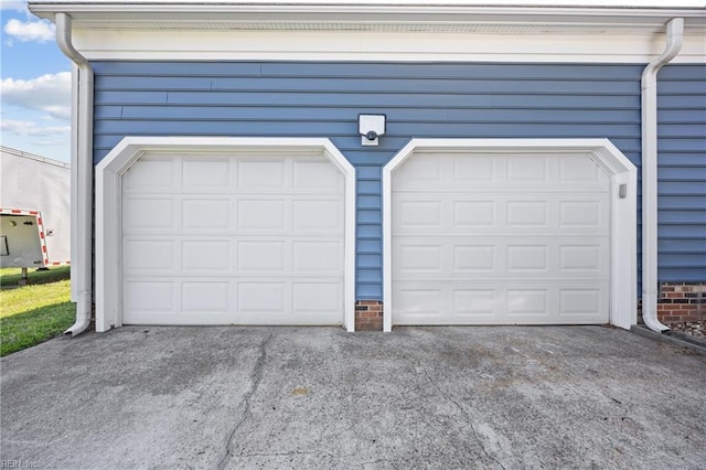 412 Joseph Topping Dr, Poquoson, VA 23662 - garage with driveway