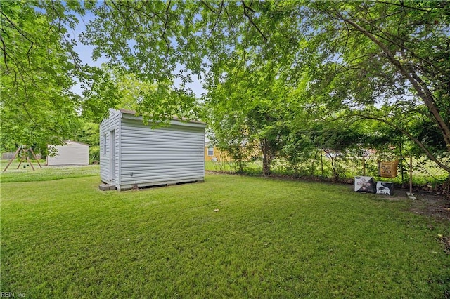 1014 Rowe St, Hampton, VA 23669 - view of green lawn